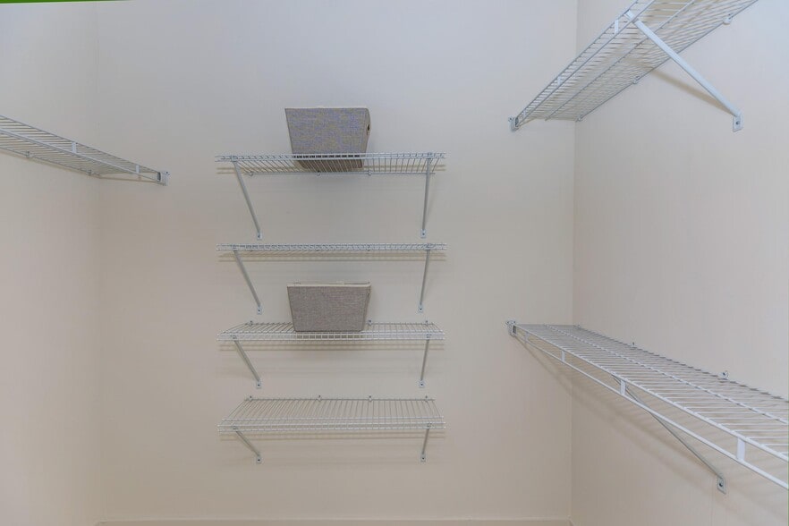 More Photos Of 515 West Ave, Norwalk Unknown For Lease