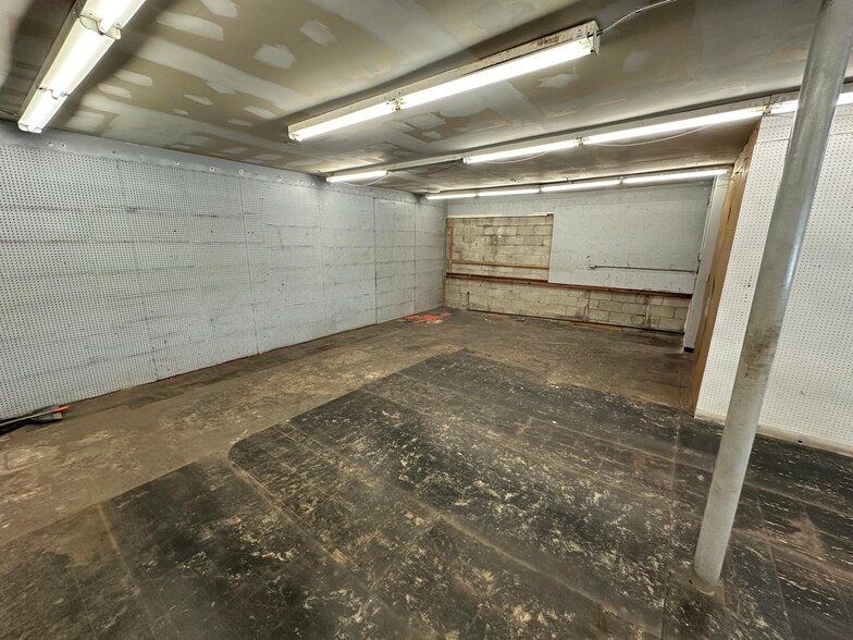 More Photos Of 3516 Elmport Rd, Bridgeport Storefront Retail Office For Sale