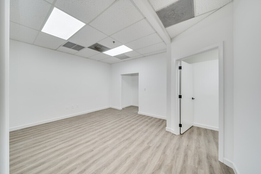 More Photos Of 7500 NW 25th St, Miami Warehouse For Lease