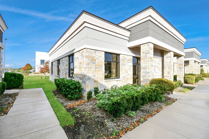 More Photos Of 830 Julie Rivers Dr, Sugar Land Unknown For Lease