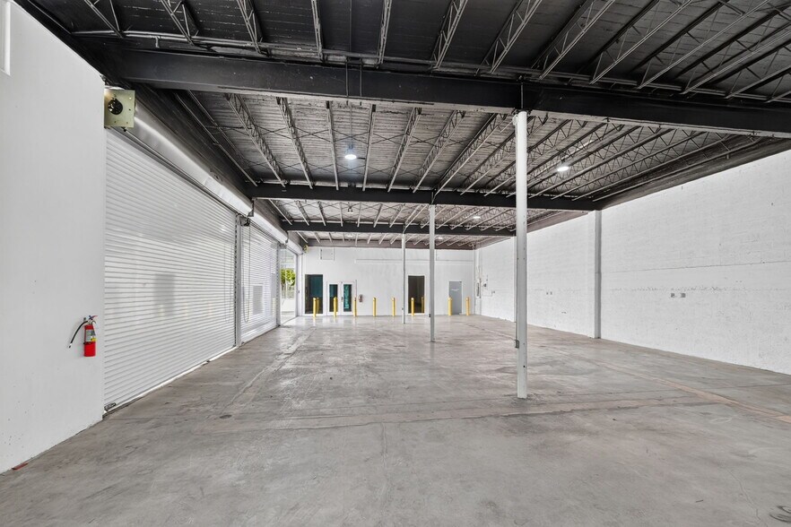 More Photos Of 4029 NW 25th St, Miami Warehouse For Lease