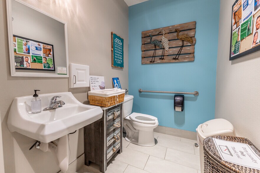 More Photos Of 809 County Road 466, Lady Lake Medical For Sale