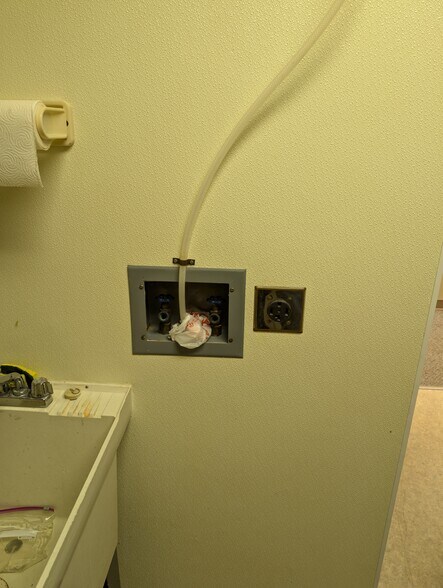 More Photos Of 2025 S Broadway St, New Ulm Freestanding For Lease