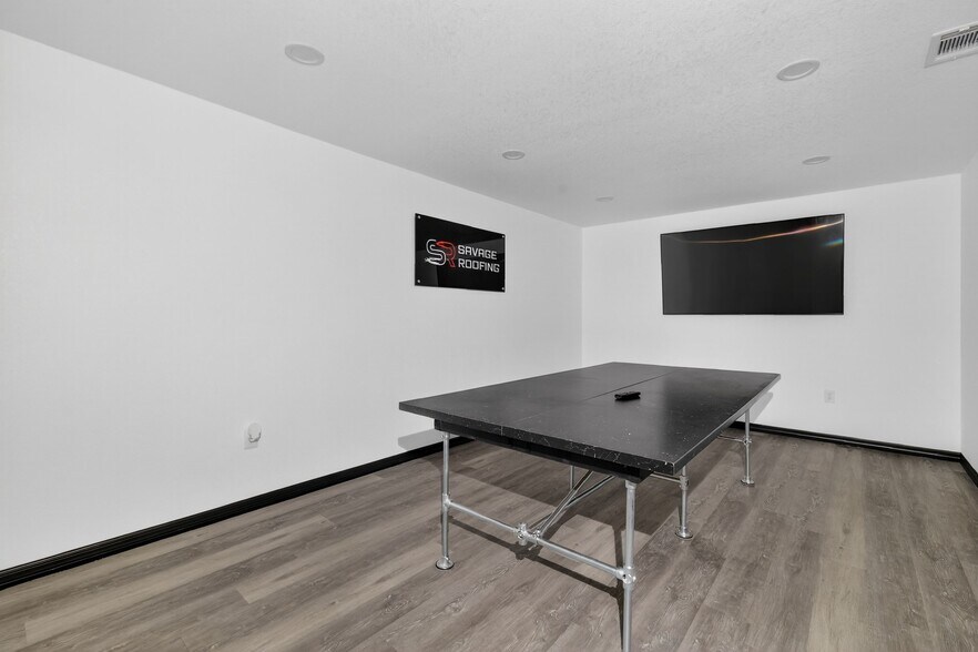 More Photos Of 1130 E North Blvd, Leesburg Freestanding For Lease