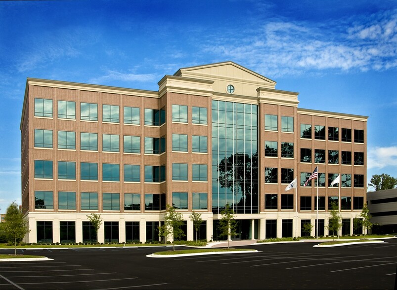 More Photos Of 272 Bendix Rd, Virginia Beach Unknown For Lease