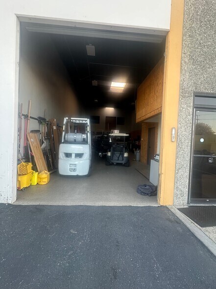 More Photos Of 150 N Wood Rd, Camarillo Warehouse For Sale