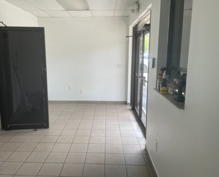 More Photos Of 6998-6992 NW 51st St, Miami Warehouse For Lease