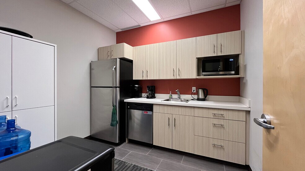 More Photos Of 1465A Pembina Hwy, Winnipeg Medical For Lease