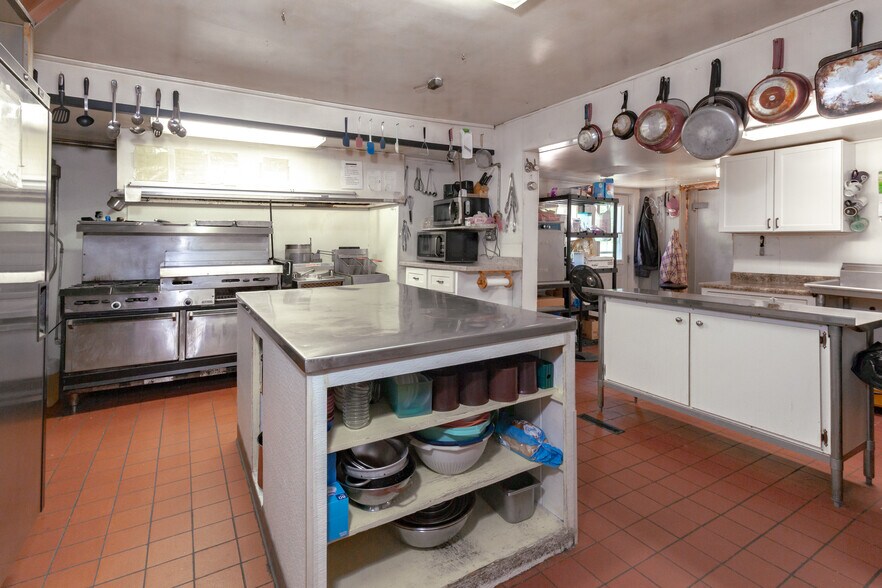 More Photos Of 216 S Shore Dr, Pickerel Restaurant For Sale