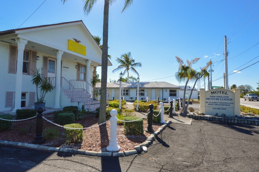 More Photos Of 704 N Dixie Hwy, Lantana Hotel For Sale