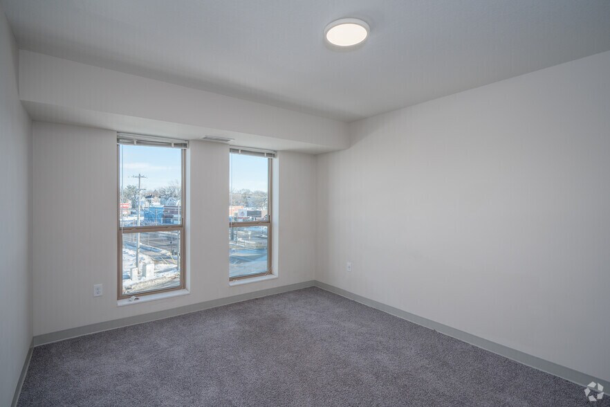 More Photos Of 1835 University Ave W, Saint Paul Apartments For Lease