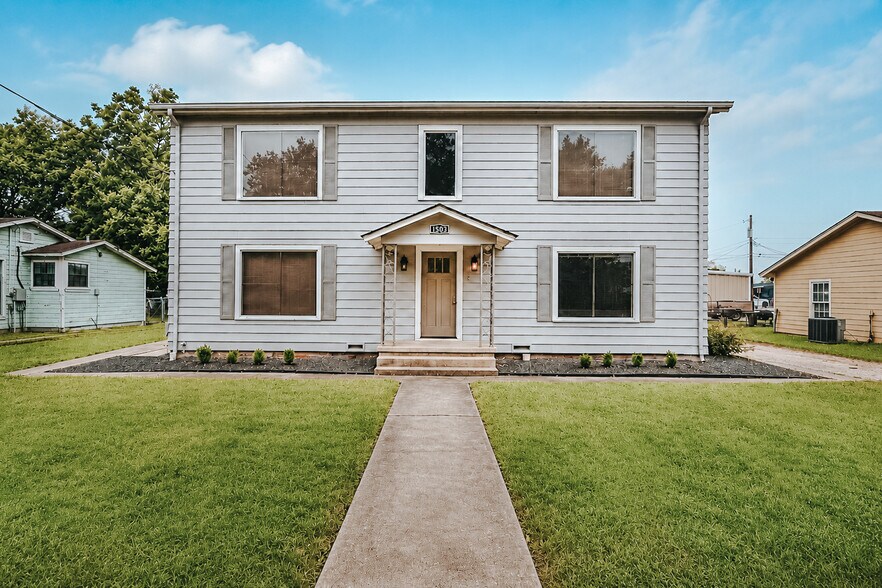 Primary Photo Of 1503 E Virginia Ave, Victoria Apartments For Sale