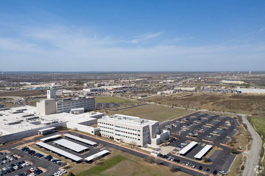 More Photos Of 1180 Seton Pky, Kyle Medical For Lease