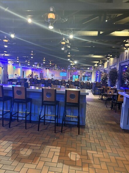 More Photos Of 5581 S 9th St, Kalamazoo Restaurant For Sale