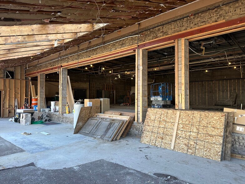 More Photos Of 1020-1060 E Ridge Rd, Rochester General Retail For Sale