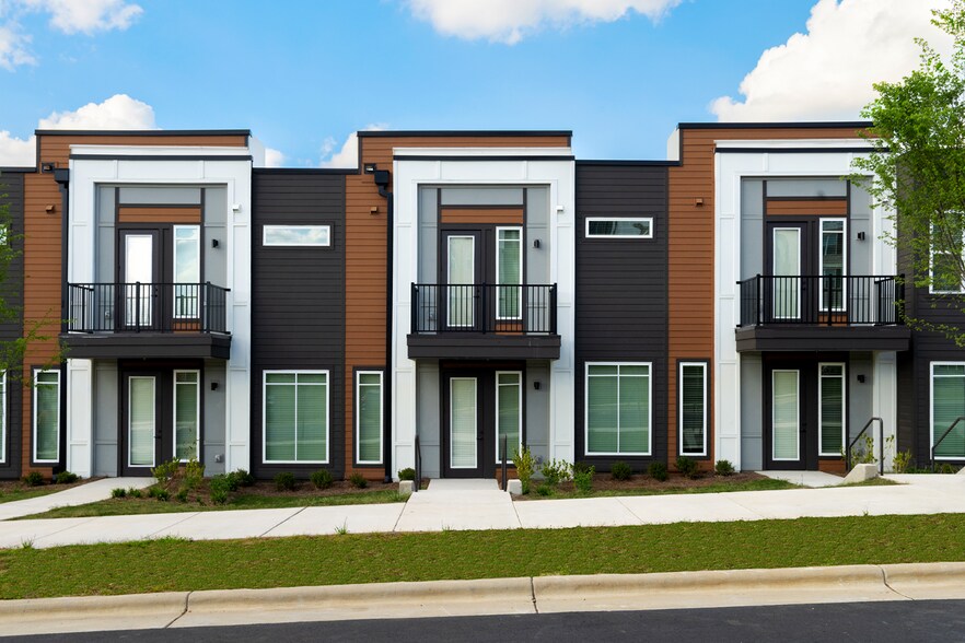 More Photos Of 930 W Mallard Creek Church Rd, Charlotte Apartments For Lease