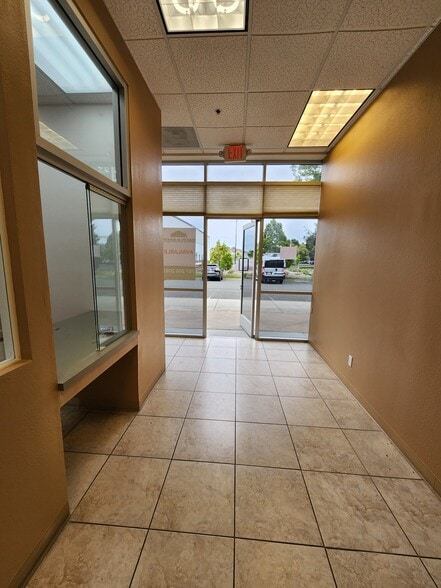 More Photos Of 4725-4737 Mangels Blvd, Fairfield Light Distribution For Sale