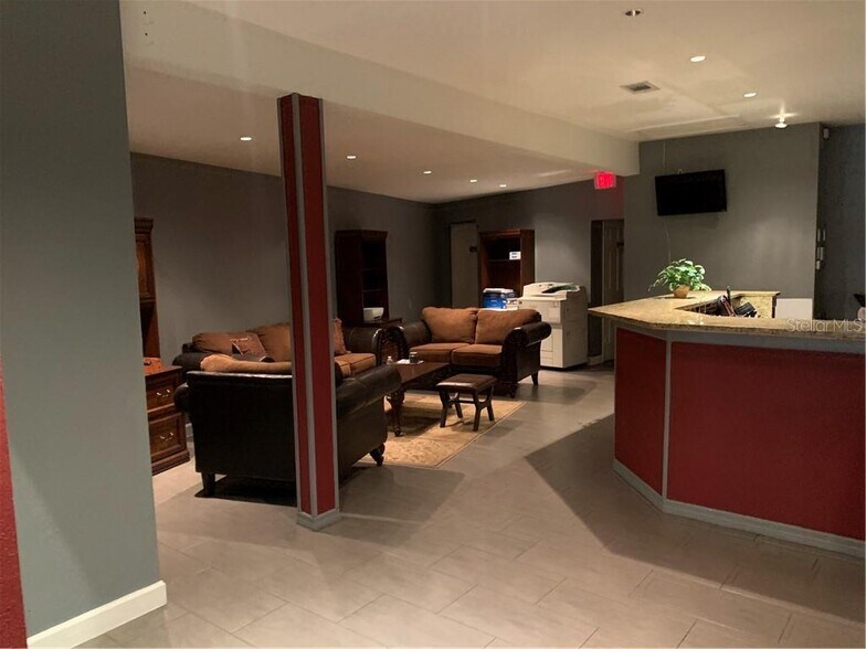 More Photos Of 4540 14th St W, Bradenton Storefront Retail Office For Sale