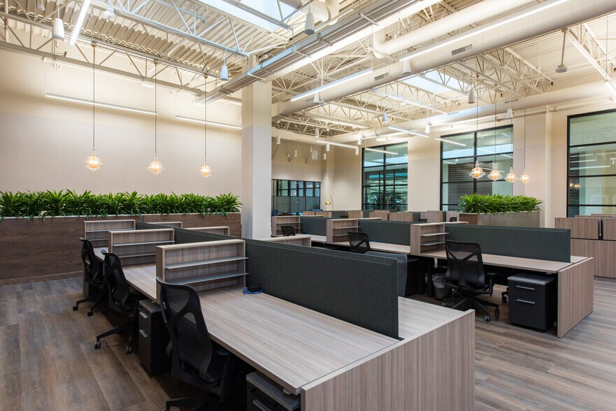 More Photos Of 225 S Dixie Hwy, Coral Gables Coworking Space