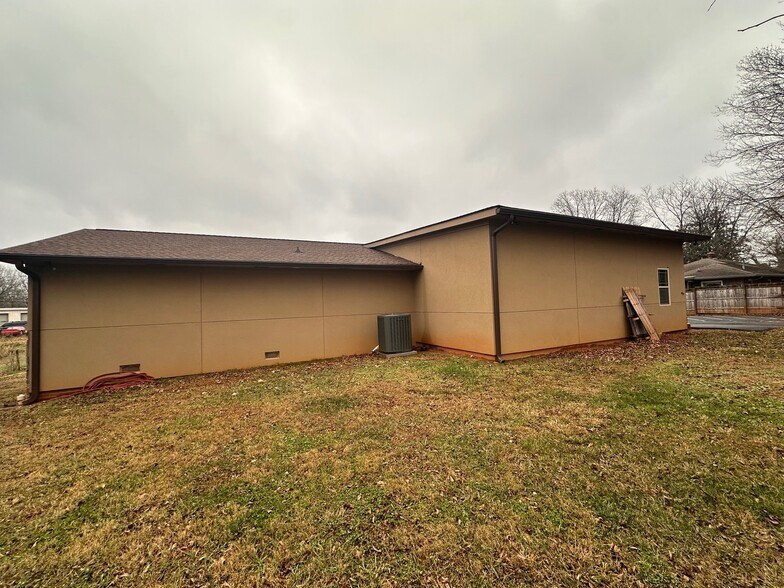 More Photos Of 790 Hist 441 hwy, Demorest Office For Sale