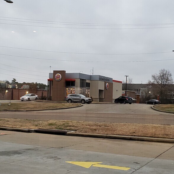 More Photos Of 595 E Beasley Rd, Jackson Fast Food For Sale