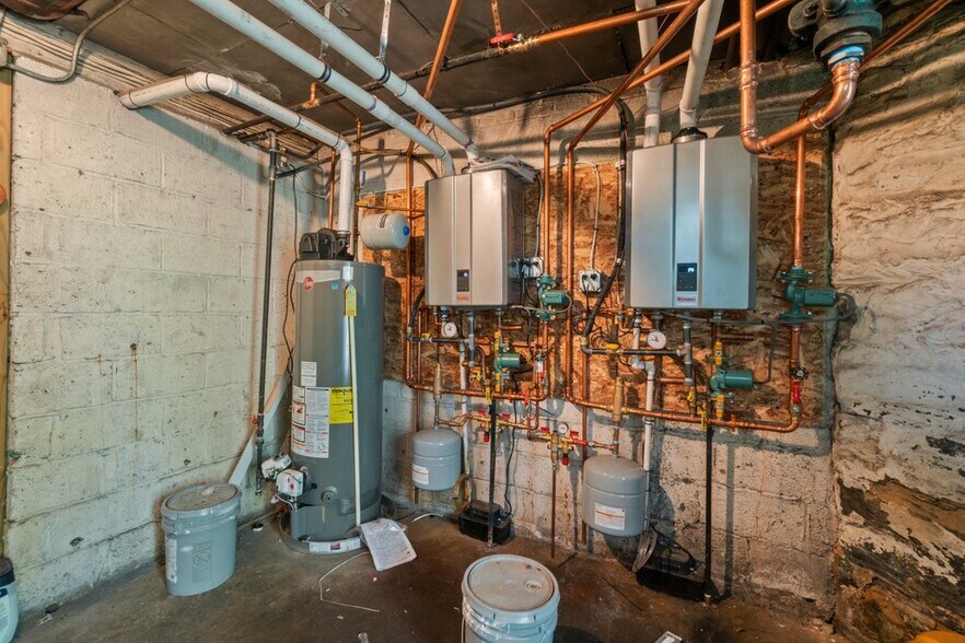 More Photos Of 711 Gladstone Ave, Baltimore Apartments For Sale