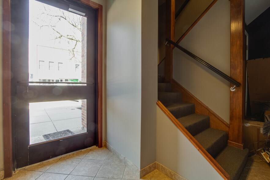 More Photos Of 227-229 S Washington Sq, Lansing Storefront Retail Office For Sale