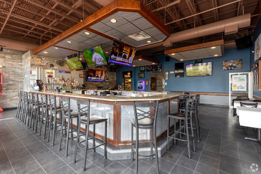 More Photos Of 0S050 Winfield Rd, Winfield Storefront Retail Office For Lease