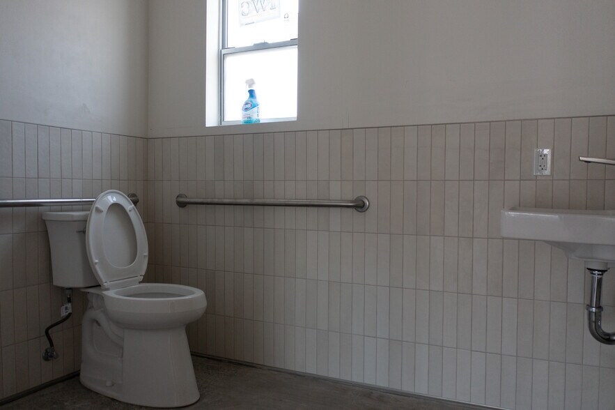 More Photos Of 55684 Twentynine Palms Hwy, Yucca Valley Freestanding For Sale