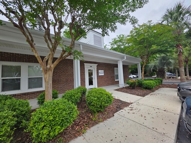 More Photos Of 23 Plantation Park Dr, Bluffton Office For Lease