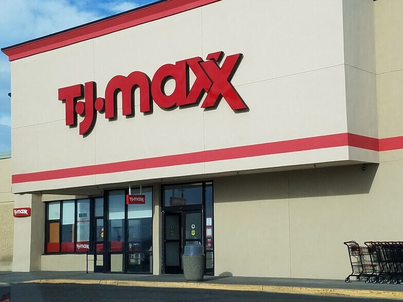 More Photos Of 1218-1220 N Columbia Center Blvd, Kennewick General Retail For Lease