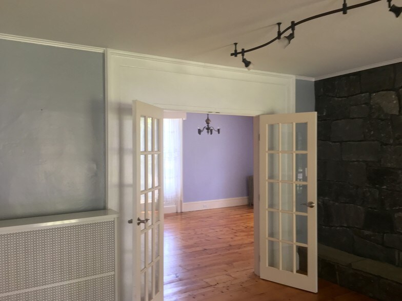 More Photos Of 1572 Saybrook Rd, Haddam General Retail For Sale