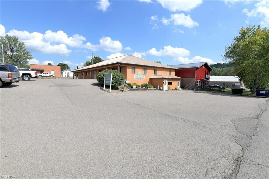 More Photos Of 151 S Kennebec Ave, Mcconnelsville Office For Lease