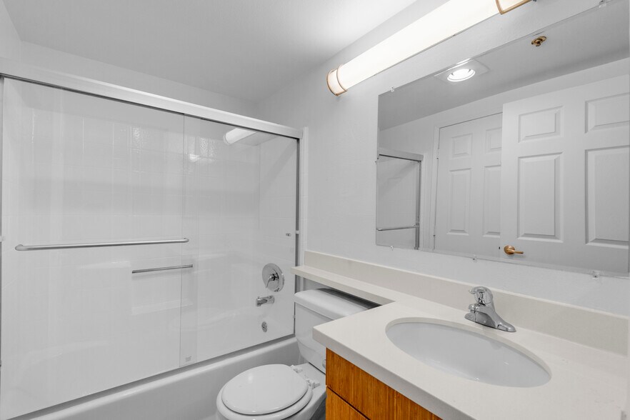 More Photos Of 939 Palm Ave, West Hollywood Apartments For Sale