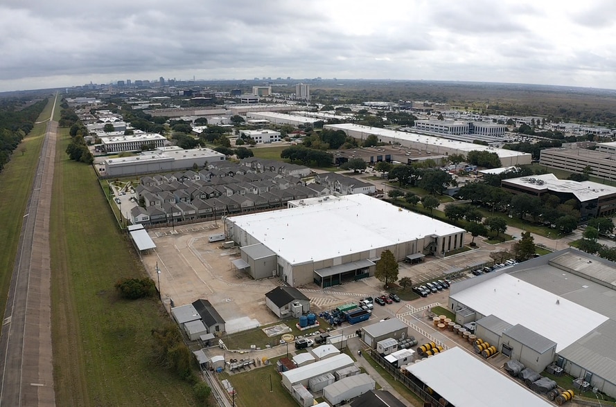 More Photos Of 17200 Park Row, Houston Warehouse For Sale