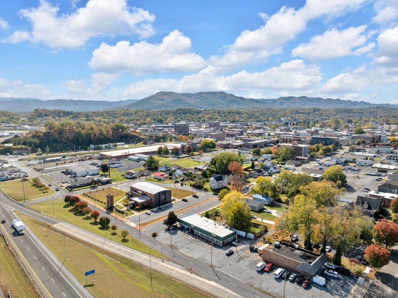 More Photos Of 401 Elm St, Johnson City Freestanding For Sale