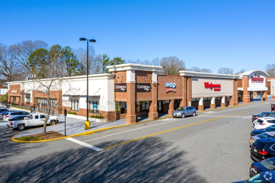 More Photos Of 282 S Sharon Amity Rd, Charlotte Unknown For Lease