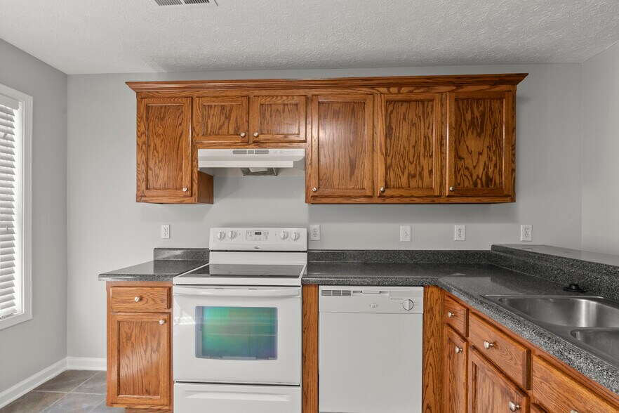 More Photos Of 162 Condor Ct, Clarksville Apartments For Sale