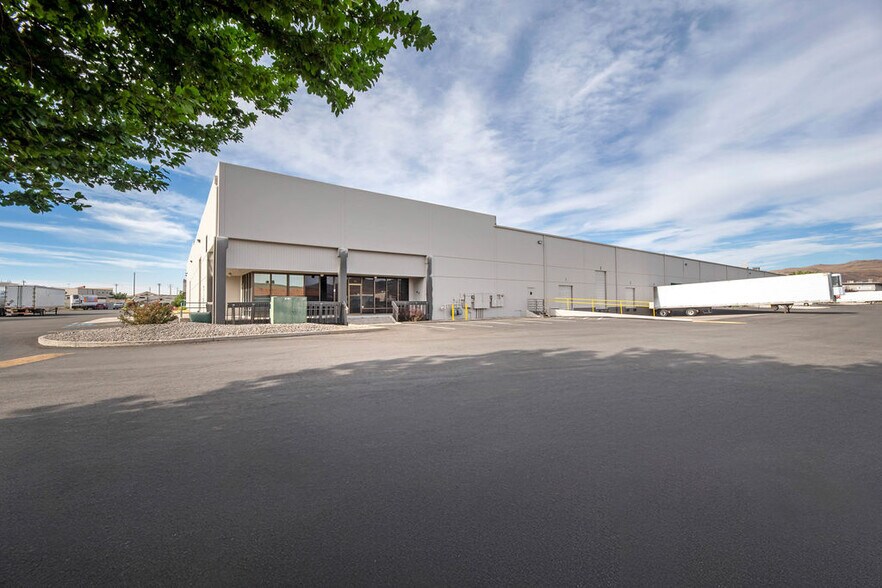 More Photos Of 700-798 E Glendale Ave, Sparks Unknown For Lease
