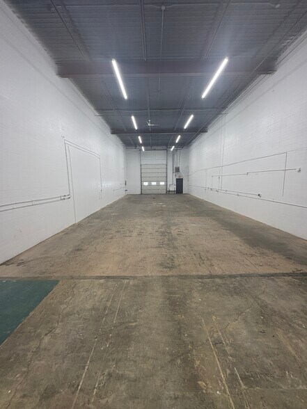 More Photos Of 8804-8826 51 Ave, Edmonton Showroom For Lease