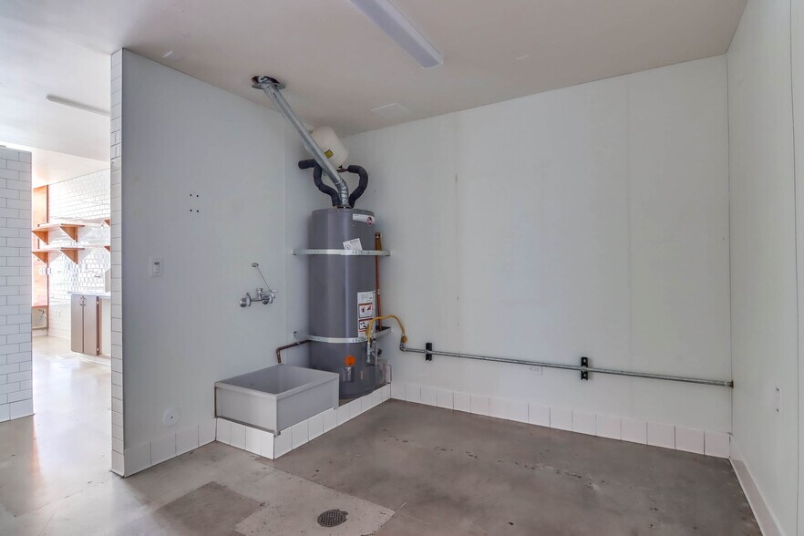 More Photos Of 6526-6530 El Cajon Blvd, San Diego Unknown For Lease