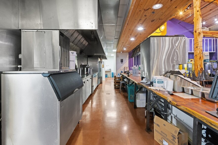 More Photos Of 2411 N US Highway 281, Marble Falls Restaurant For Sale