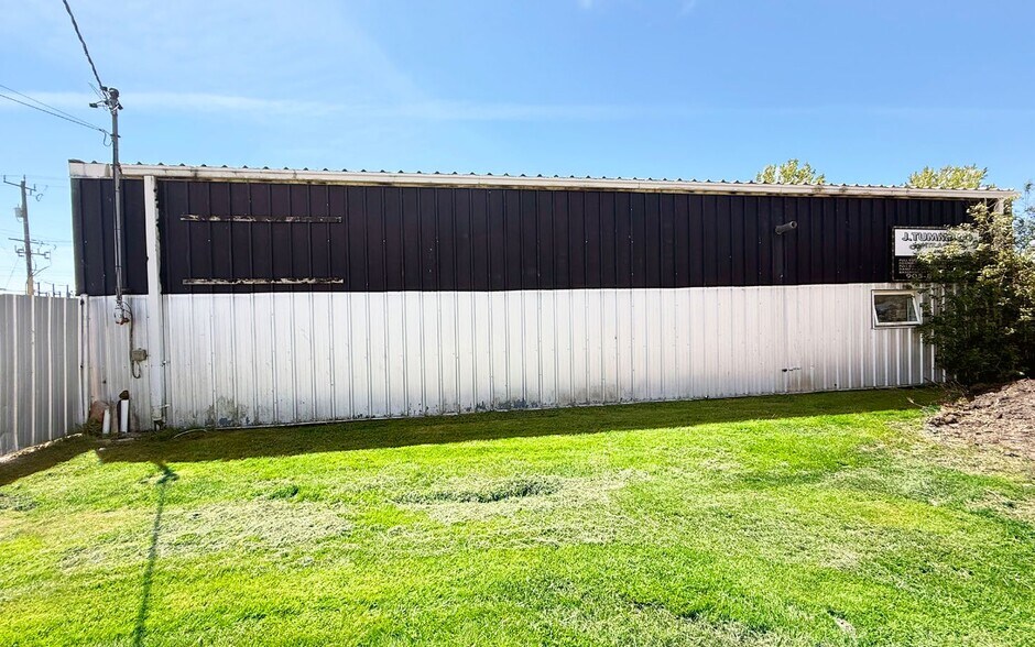 More Photos Of 737 Gilmore Rd, Fort Erie Warehouse For Sale