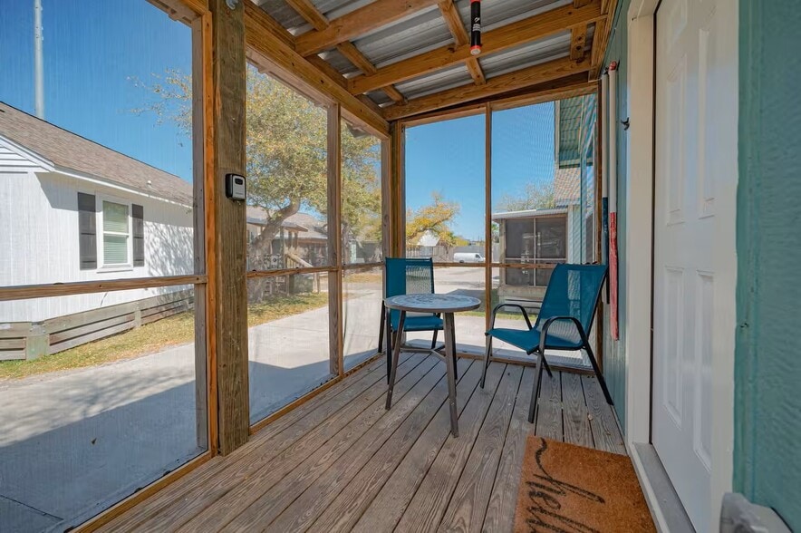 More Photos Of 5481 Highway 35 N, Rockport Specialty For Sale