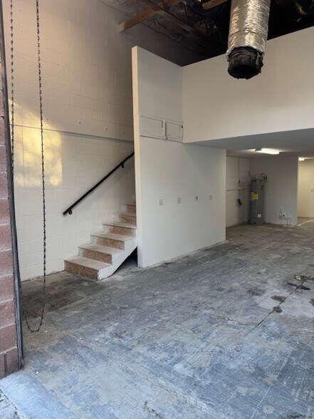 More Photos Of 1590 Foothill Dr, Boulder City Light Distribution For Sale