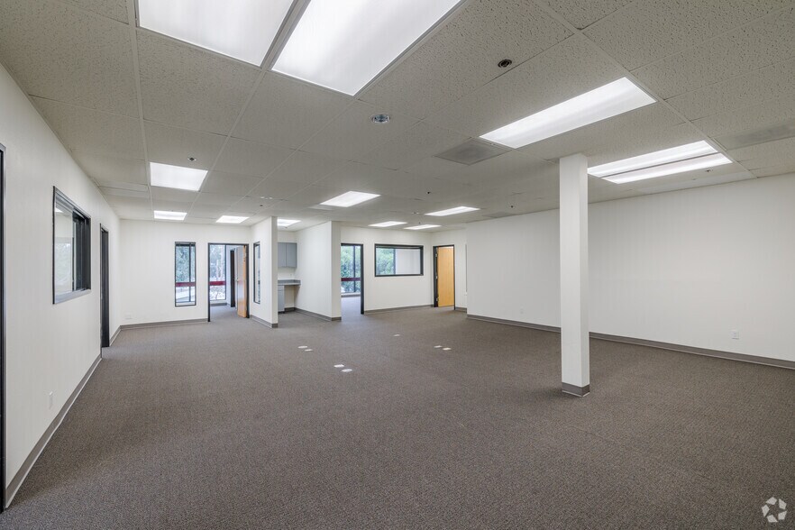 More Photos Of 350 S Crenshaw Blvd, Torrance Unknown For Lease