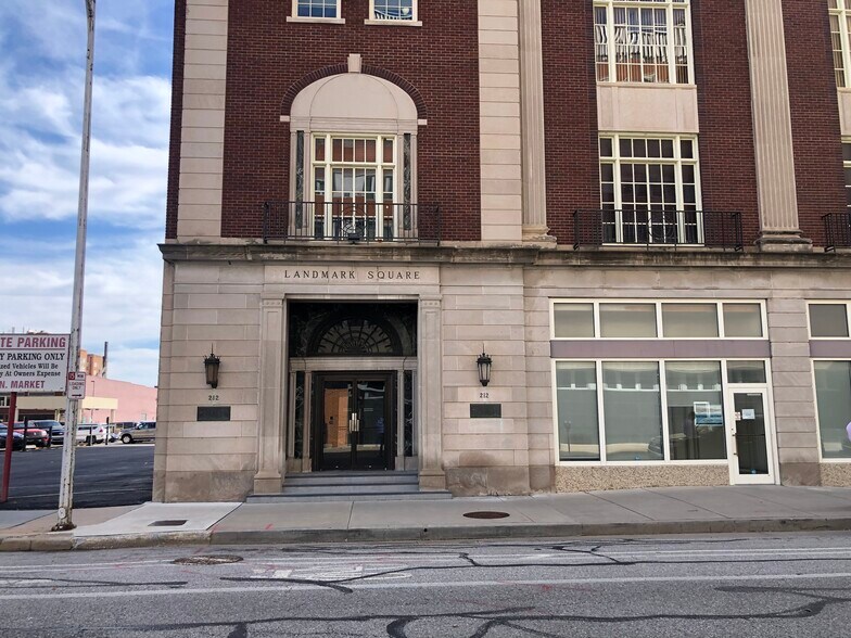 More Photos Of 212 N Market St, Wichita Office For Sale