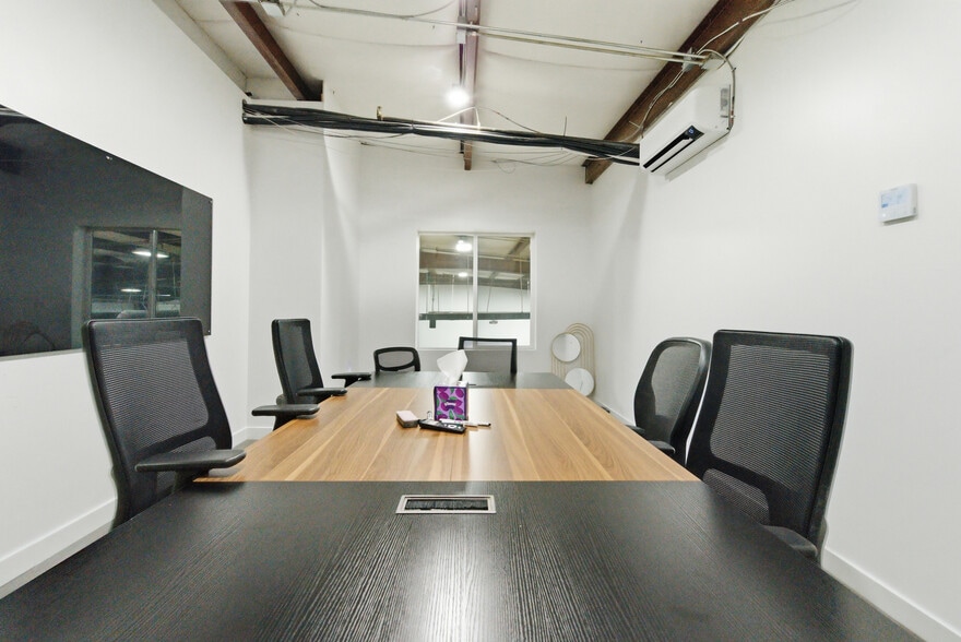 More Photos Of 1657 N State St, Lehi Manufacturing For Sale
