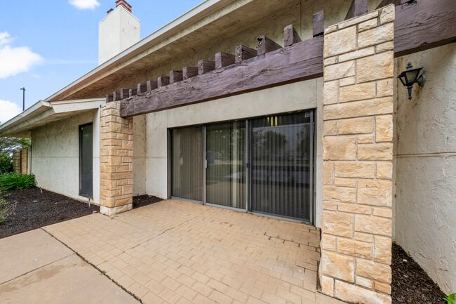 More Photos Of 1719 E 71st St, Tulsa Office Residential For Sale