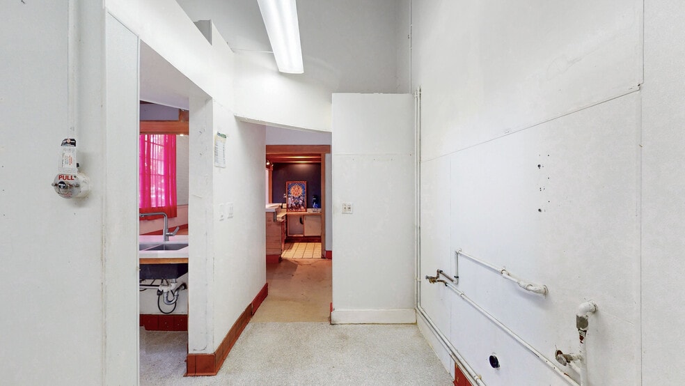 More Photos Of 1329 9th St, Berkeley Storefront Retail Office For Lease